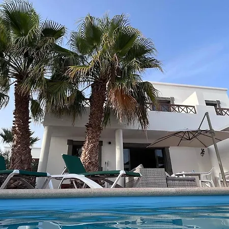 Beautiful Lanzarote Ariana 3 Bedrooms Private Pool Bbq Playa Blanca