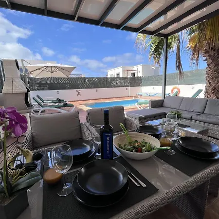 Villa Beautiful Lanzarote Ariana 3 Bedrooms Private Pool Bbq Playa Blanca *